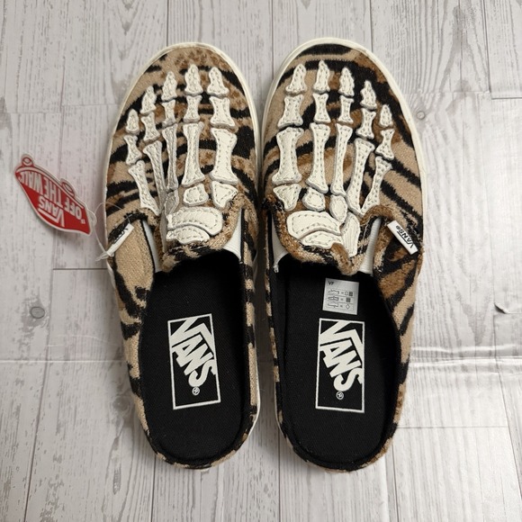 Vans Skeleton Appliqué Slip-on Shoes Women's 6 Men's 4.5 Halloween Goth Rocker - Picture 3 of 9